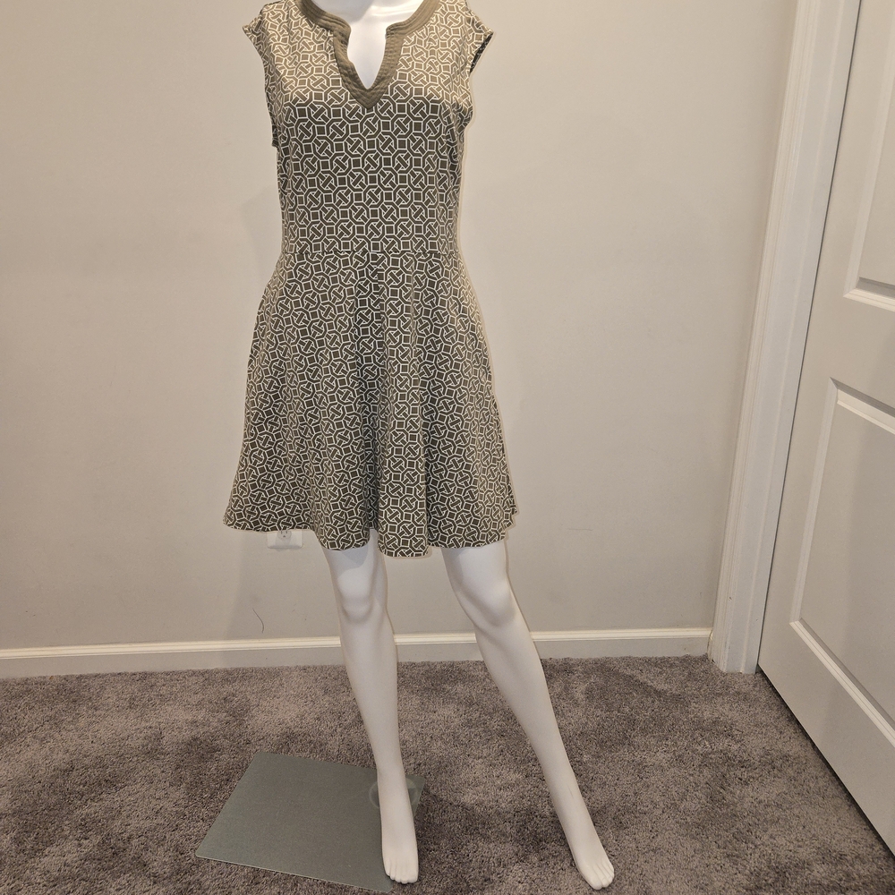 Elegant Black and White Patterned Dress
